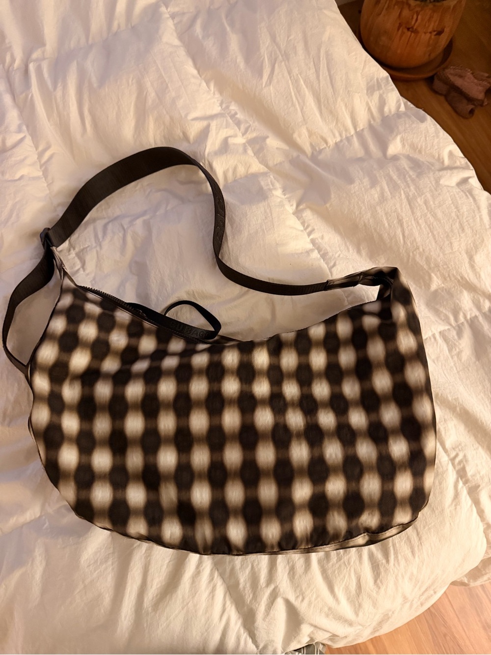 Baggu large crescent nylon Crossbody Shoulder Bag